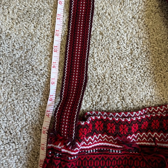 Handmade | Moldovan Knit Bucket Shoulder Bag - Picture 11 of 14